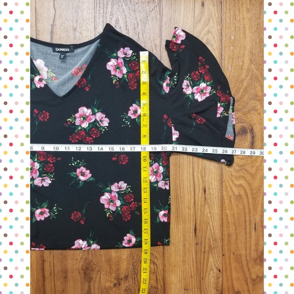 EXPRESS Floral textured Ruffle sleeve Top XS - Picture 6 of 7